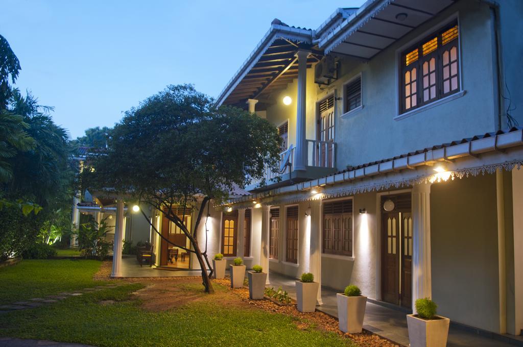 Hotel Sunflower Kataragama Exteriör bild