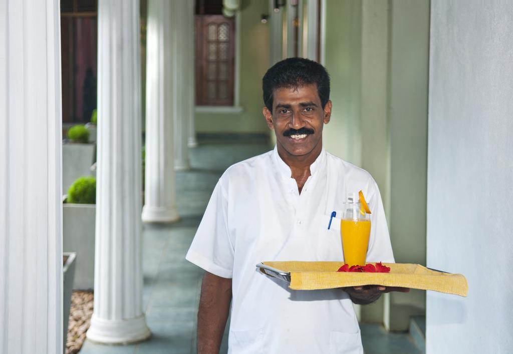 Hotel Sunflower Kataragama Exteriör bild