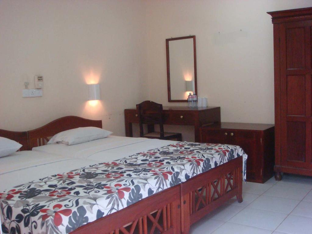 Hotel Sunflower Kataragama Rum bild