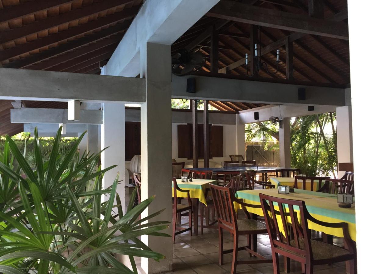 Hotel Sunflower Kataragama Exteriör bild